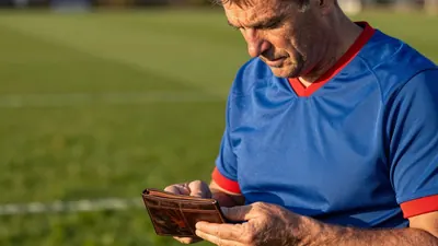 Les O’Neill, Carlisle United’s midfield legend, earned just £50 a week during the 1973/74 season